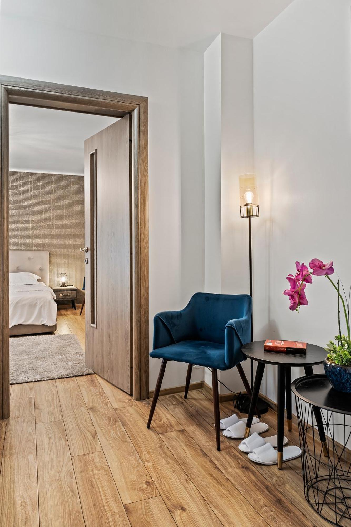 Garsoniera De Lux Si Eleganta Drumul Taberei Bukarest Exteriör bild