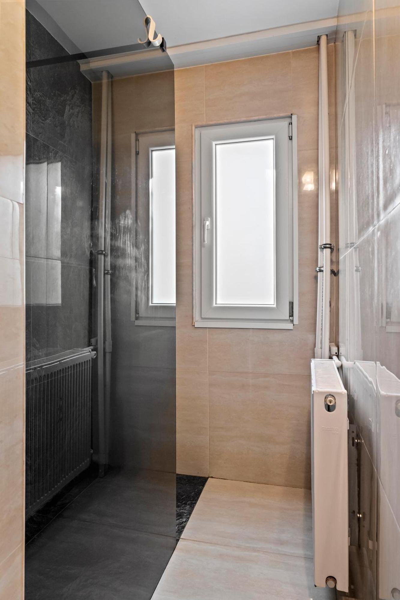 Garsoniera De Lux Si Eleganta Drumul Taberei Bukarest Exteriör bild