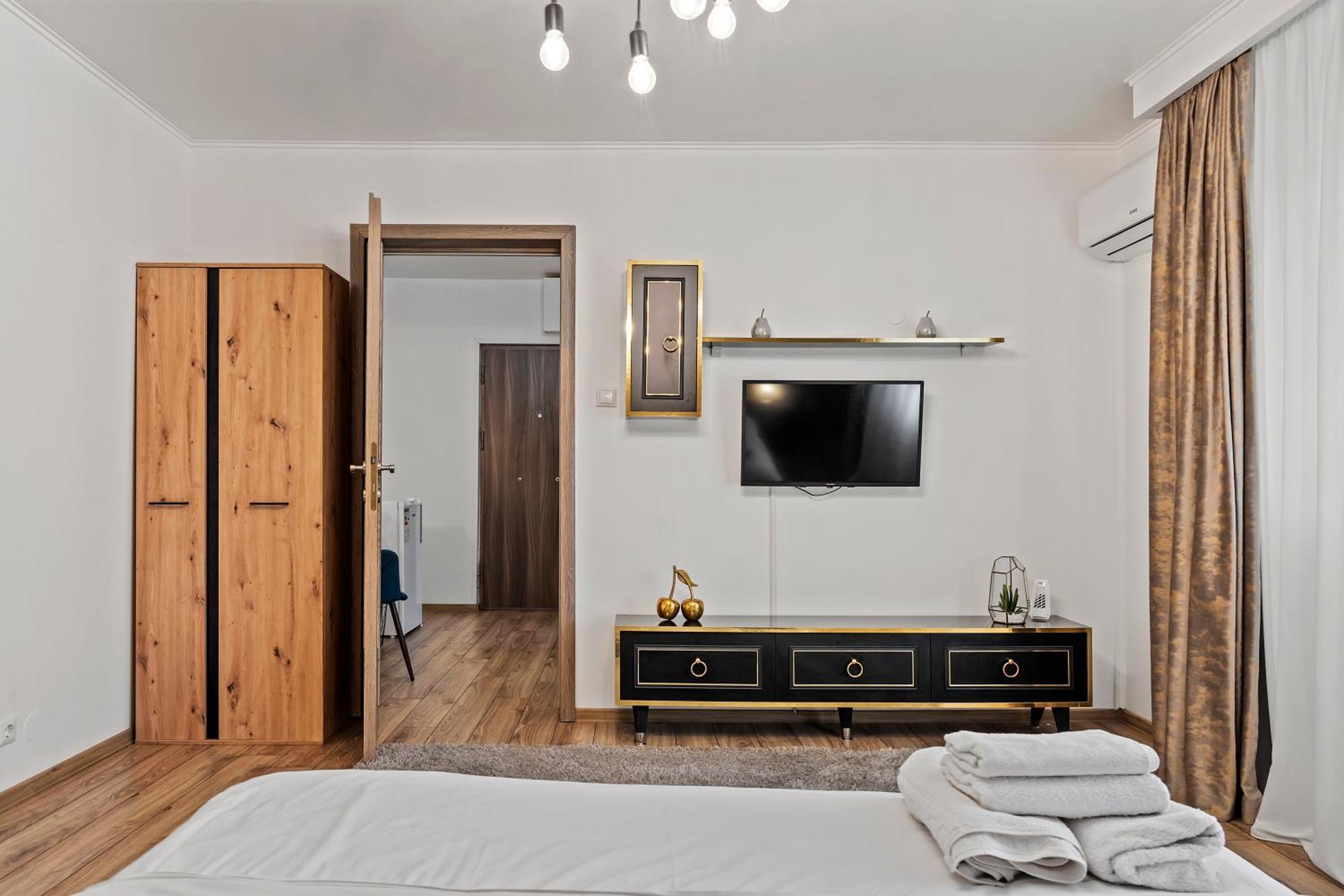Garsoniera De Lux Si Eleganta Drumul Taberei Bukarest Exteriör bild